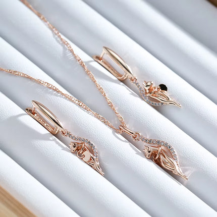 Collar Vintage en Oro Rosa 585 con Colgante de Animal y Circonita Natural Brillante — Elegancia Moderna para Ocasiones Especiales