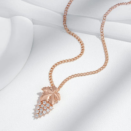 Collar Vintage en Oro Rosa 585 con Colgante Grande de Uva Kienl en Circonita Natural Brillante — Elegancia para Uso Diario