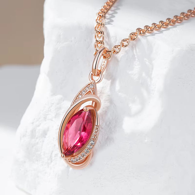 Collar Vintage en Oro Rosa 585 con Circonita Roja en Forma de Rombo — Elegancia para Uso Diario y Ocasiones Especiales