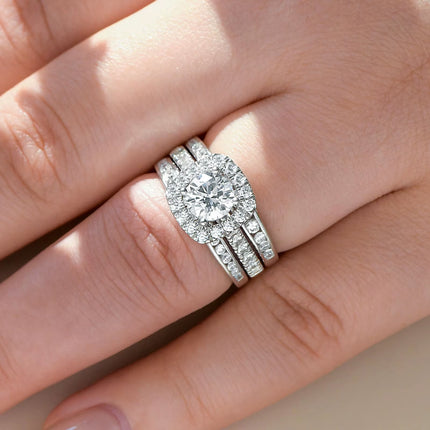 Conjunto de anillos de boda de plata 925 para mujer con anillo de compromiso halo y circonia cúbica de 1 quilate