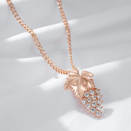 Collar Vintage en Oro Rosa 585 con Colgante Grande de Uva Kienl en Circonita Natural Brillante — Elegancia para Uso Diario